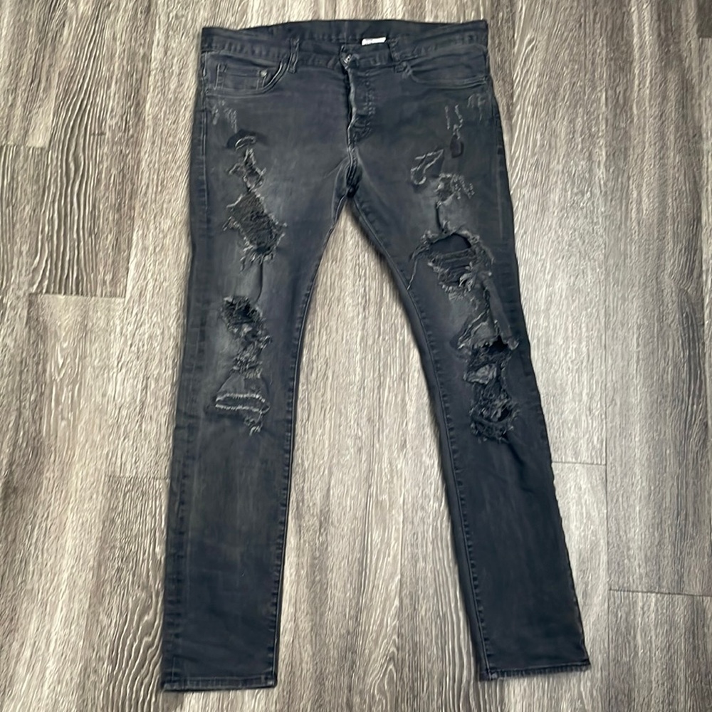 Men H&M distressed jeans